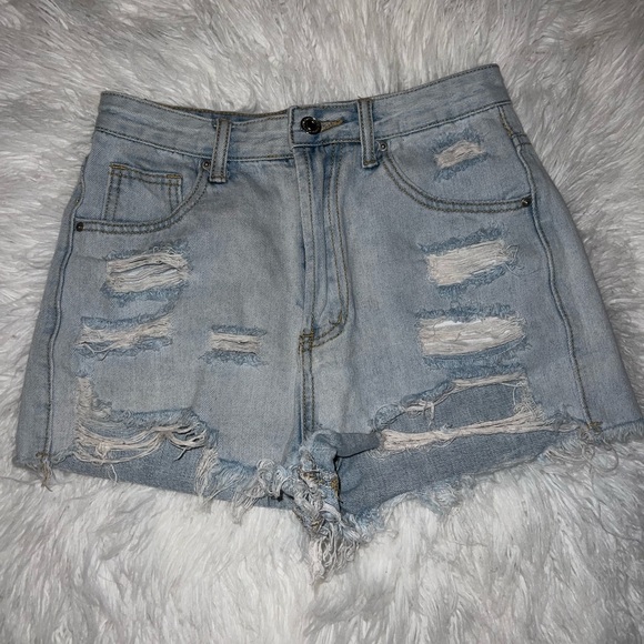 Light wash Ripped Jean Short - Picture 1 of 2